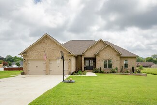 764 Oakview Cir, Killen, AL 35645