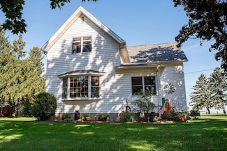 114 Fillmore St E, Wykoff, MN 55990