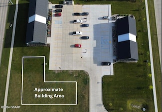 3751 Columbia Road Rd S, Grand Forks, ND 58201