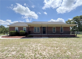 201 Stonewall St, Raeford, NC 28376