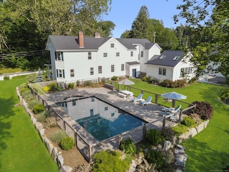 349 Pomfret St, Pomfret Center, CT 06259