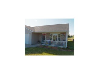 102 Richland Ave Unit 4, Urbana, IA 52345