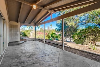 2015 Summit Dr, Escondido, CA 92025