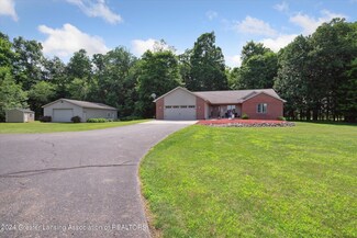 8608 Katelin Dr, Eaton Rapids, MI 48827