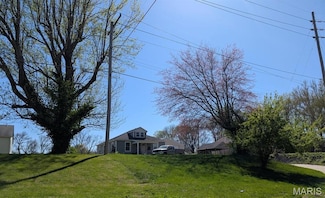 9108 Bunkum Rd, Fairview Heights, IL 62208