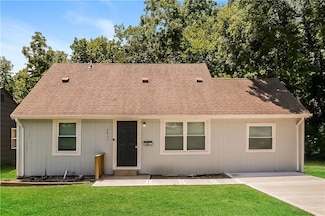 2411 E 77th St, Kansas City, MO 64132