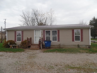 526 E Sycamore St, Jasonville, IN 47438