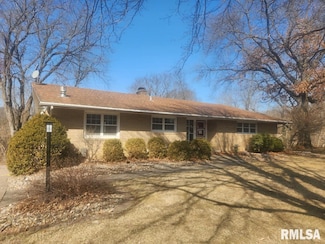 2721 32nd Avenue Ct, Rock Island, IL 61201