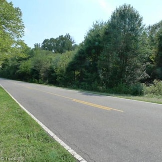 6139 W Pine St, Mount Airy, NC 27030