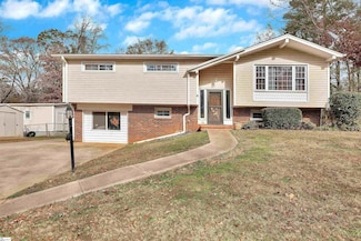 110 Meadow Dr, Seneca, SC 29678