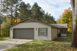 55350 Sand Pines Cir, Paw Paw, MI 49079