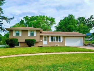 1407 Horse N Buggy Dr, Adel, IA 50003