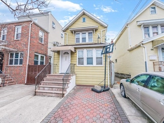 90-40 70th Dr, Flushing, NY 11375