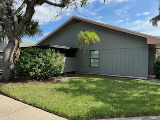 4065 NW Cinnamon Tree Cir, Jensen Beach, FL 34957