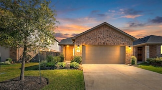 186 Lucky Manor Ln, La Porte, TX 77571