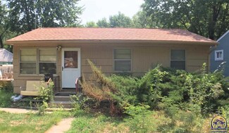 3614 SE Truman Ct, Topeka, KS 66605