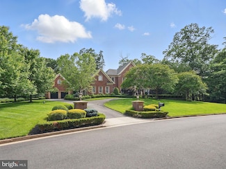 2555 Vale Ridge Ct, Oakton, VA 22124