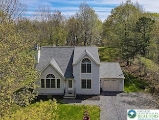 3310 Black Cherry Ct, Long Pond, PA 18334