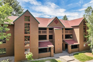 75 Riverfront Dr Unit 206, Woodstock, NH 03262