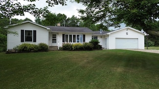4085 N Cedar Lake Rd, Edmore, MI 48829