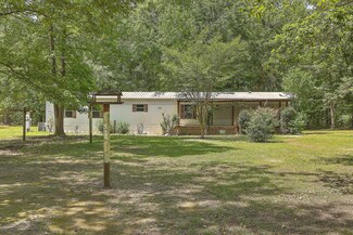 155 Fox Dog Dr, Bonneau, SC 29431