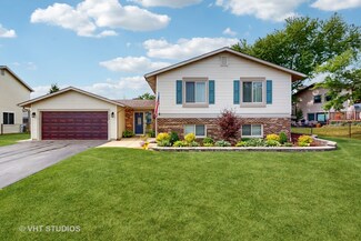 458 Briarcliff Ln Unit 1G, Bartlett, IL 60103