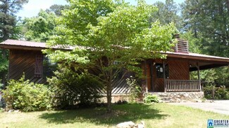 713 Blarney Dr, Weaver, AL 36277