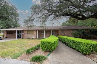 8819 Dowdell Rd, Tomball, TX 77375