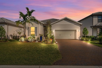 389 SE Filoli Dr, Port Saint Lucie, FL 34984