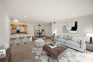 2521 W Sunflower Ave Unit R8, Santa Ana, CA 92704