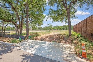 1009 W Travis St Unit 4, Fredericksburg, TX 78624
