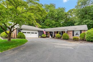 6 Chester Ave, Bristol, RI 02809