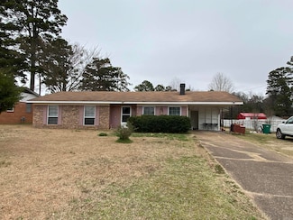 902 W Sypert St, Nashville, AR 71852