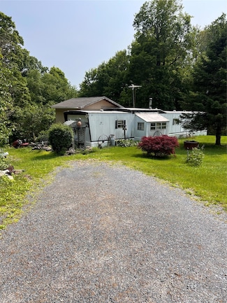 81 Ridge Dr, Middletown, NY 10940