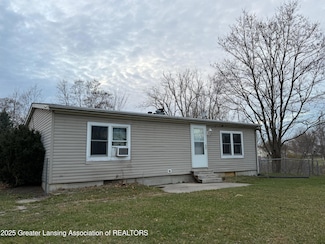 6815 Aurelius Rd, Lansing, MI 48911