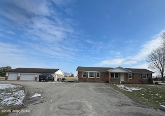 220 River Ridge Dr, Shepherdsville, KY 40165