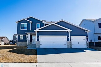 3692 49th St S, Fargo, ND 58104