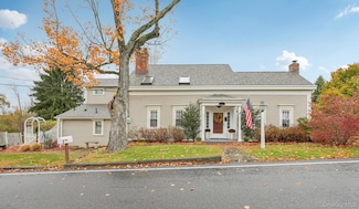 2 Berry Rd, Monroe, NY 10950