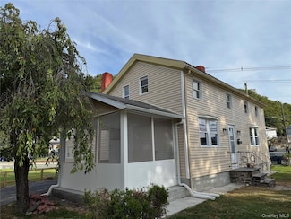 3 Delaware St, Port Jervis, NY 12771