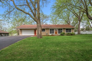 1324 Broadview Ave, Chaska, MN 55318
