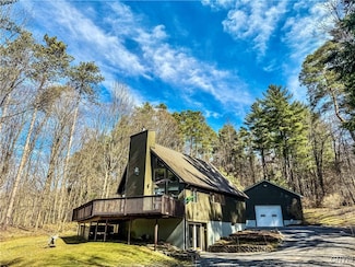 2930 Hatch Lake Rd, Eaton, NY 13334