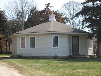 55 Kimball Ave, Westerly, RI 02891
