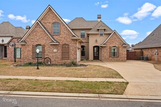 915 Royal Cir, Bossier City, LA 71111