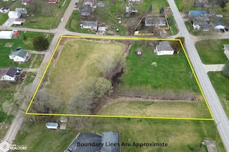 802 5th St, Bussey, IA 50044