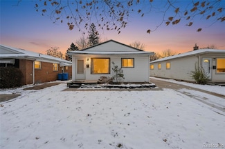 3941 Huron St, Dearborn Heights, MI 48125