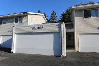 305 Shawnee Trail, Shakopee, MN 55379