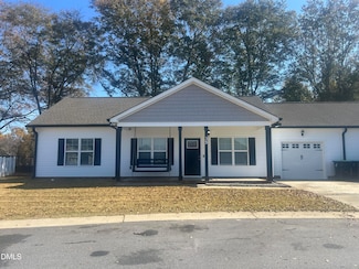 35 Kevior Ave, Four Oaks, NC 27524