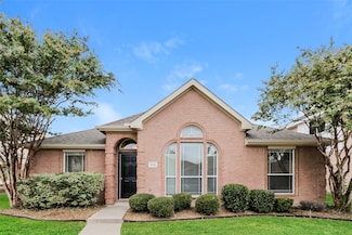 1039 Barrymore Ln, Duncanville, TX 75137