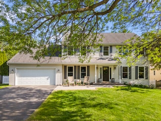 1020 Stanton Dr, Naperville, IL 60540