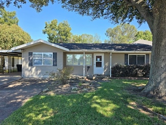219 S 2nd St, Nederland, TX 77627